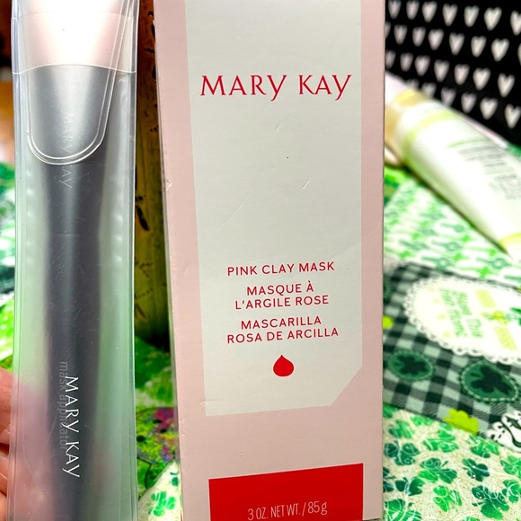 Mary Kay Pink Clay Mask & Applicator - Picture 1 of 1